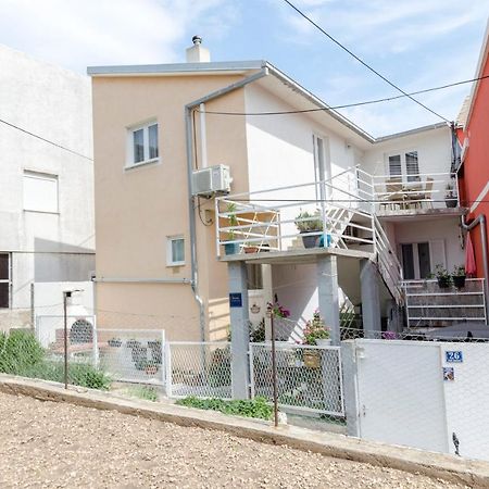 Apartments Dasa Примоштен Экстерьер фото