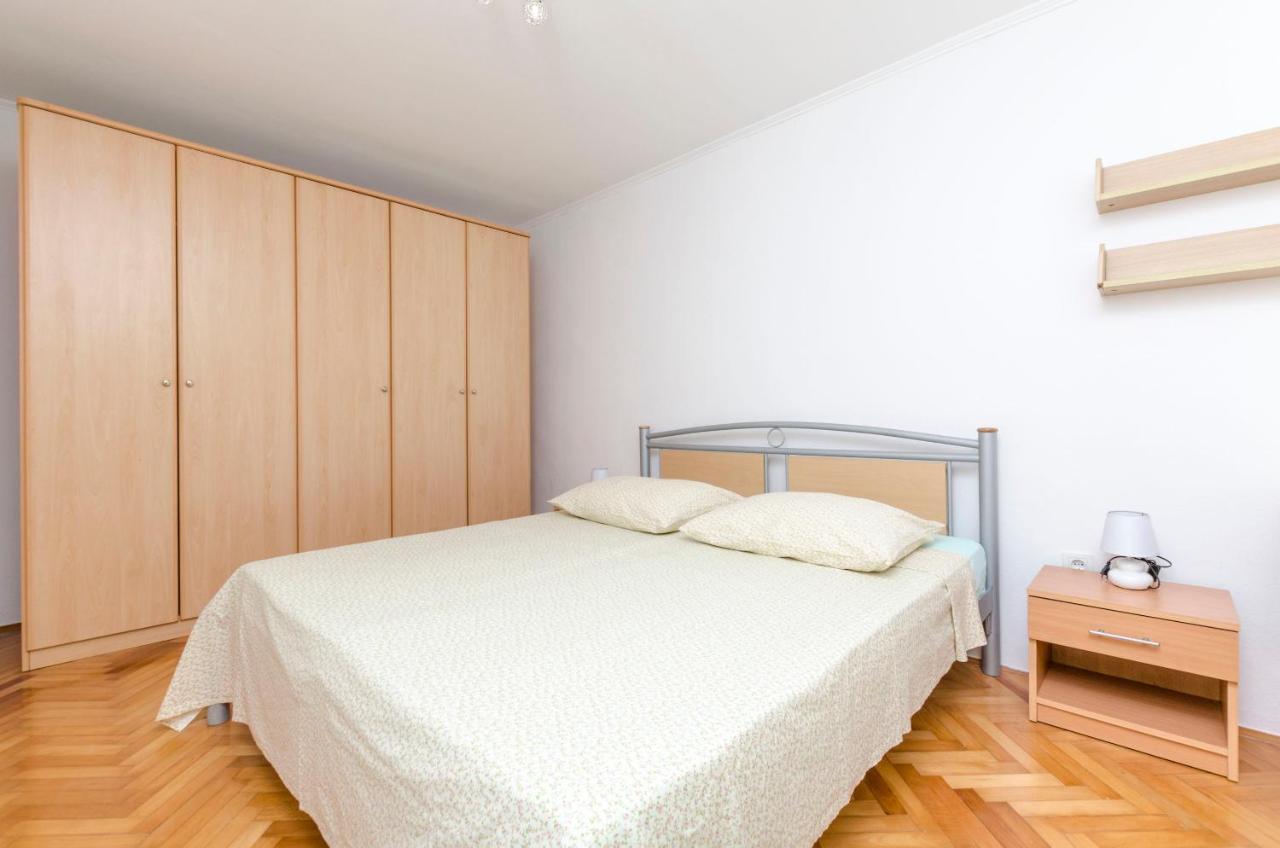Apartments Dasa Примоштен Экстерьер фото