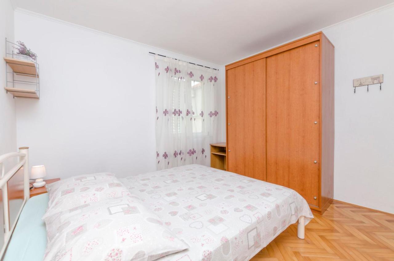 Apartments Dasa Примоштен Экстерьер фото